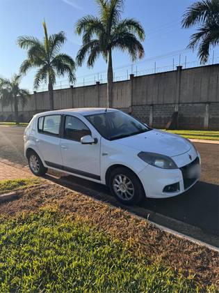 RENAULT SANDERO 1.6 PRIVILÉGE 16V FLEX 4P AUTOMÁTICO RENAULT SANDERO 1.6 PRIVILÉGE 16V FLEX 4P AUTOMÁTICO